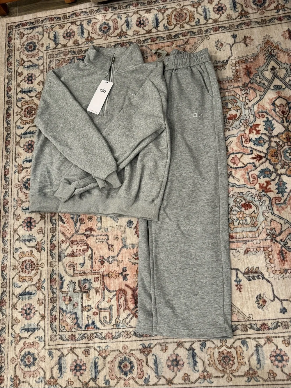 ALO Yoga Gray quarter zip & Jogger Set